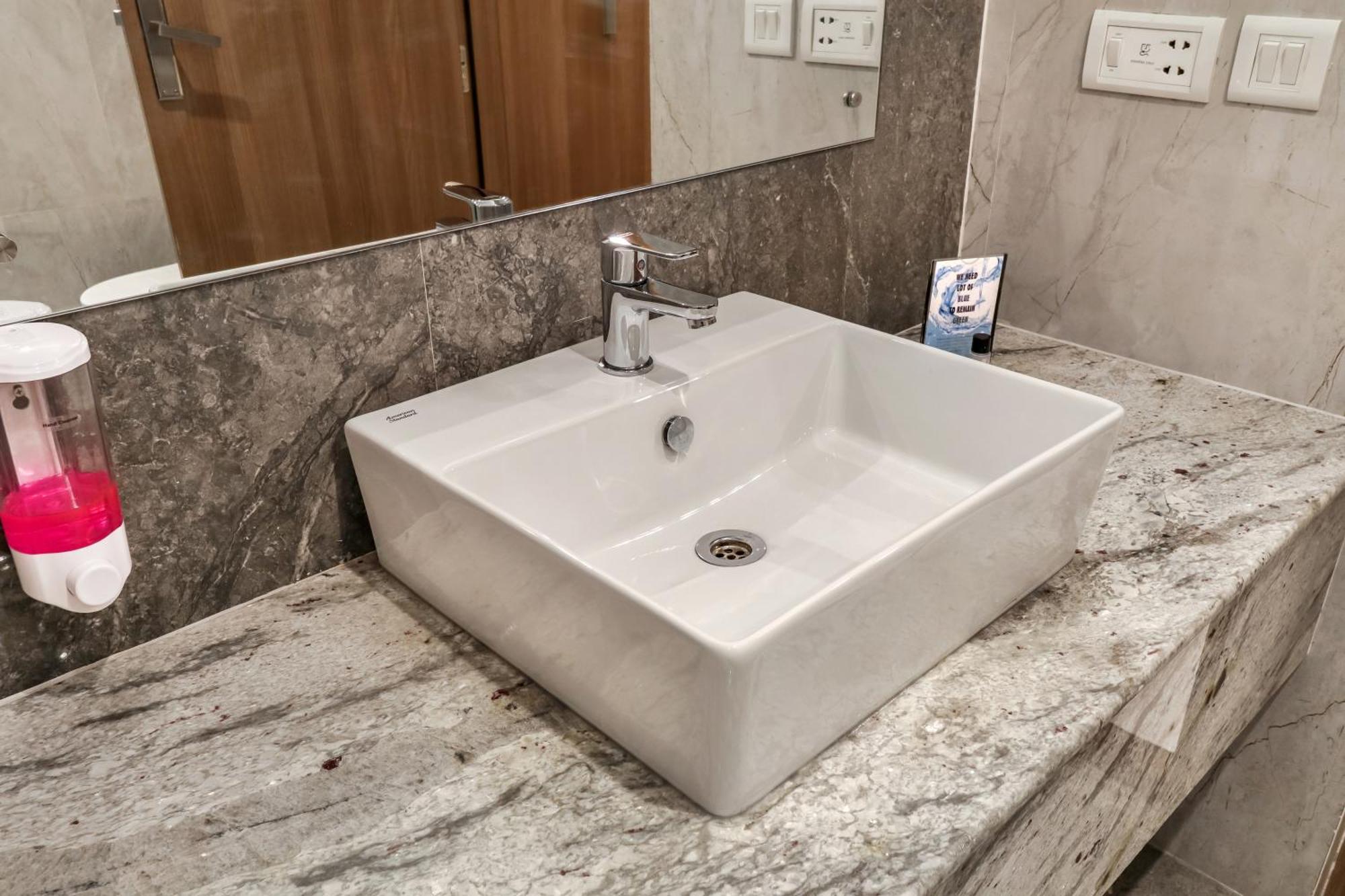 Starlit Suites Newtown 콜카타 외부 사진